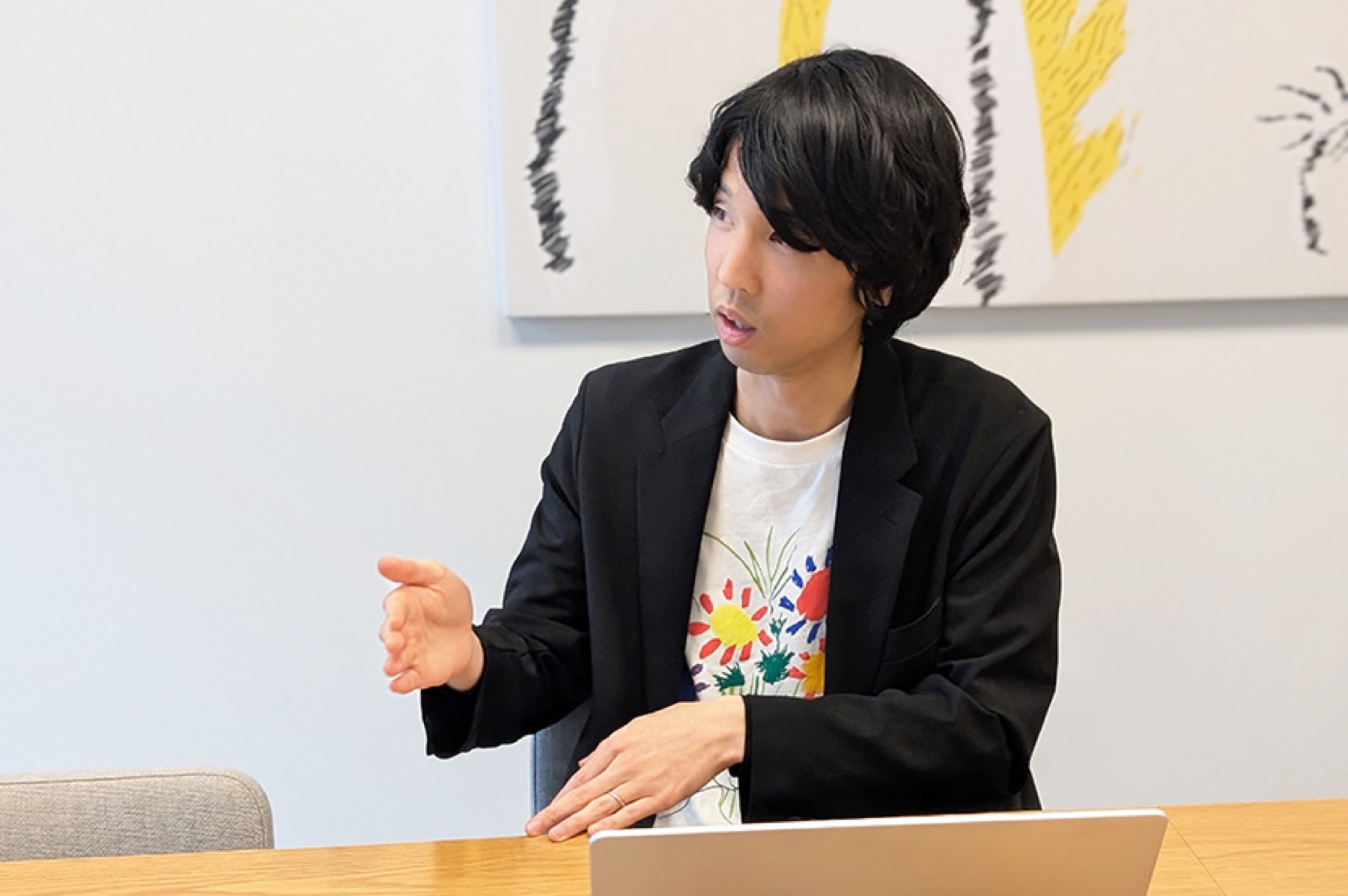 対話しながら考えを整理する川合卓也